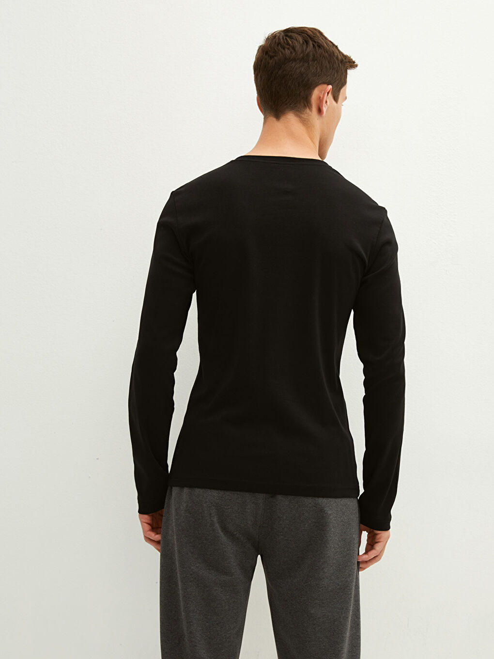 Siyah V Yaka Uzun Kollu Penye Erkek Tişört-2