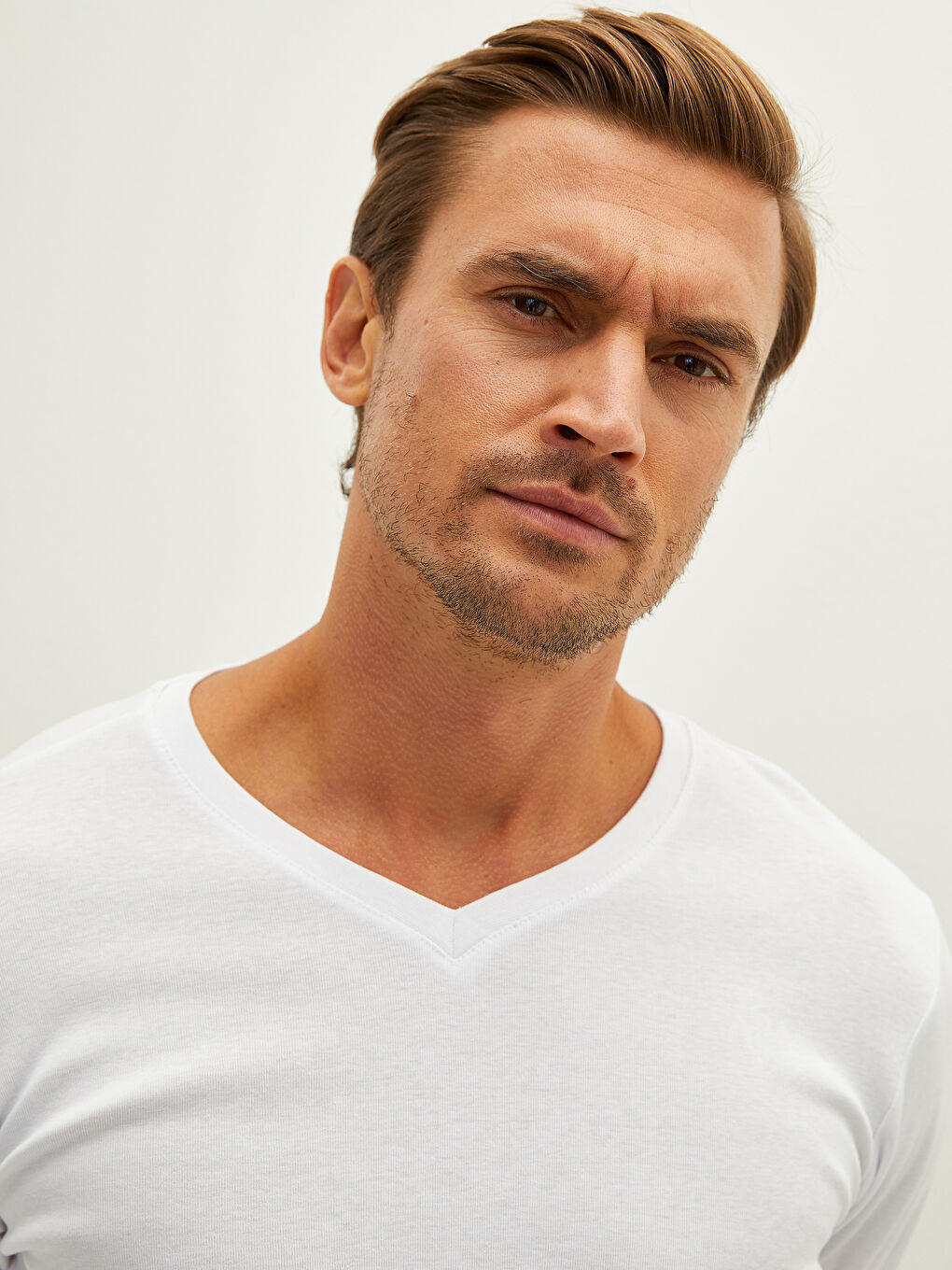 Beyaz V Yaka Uzun Kollu Penye Erkek Tişört-2