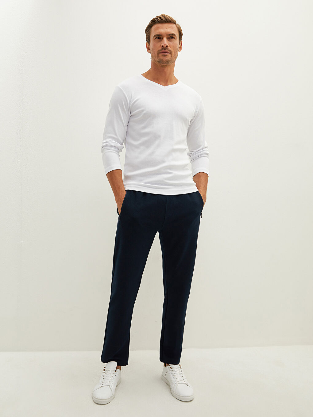 Beyaz V Yaka Uzun Kollu Penye Erkek Tişört-3