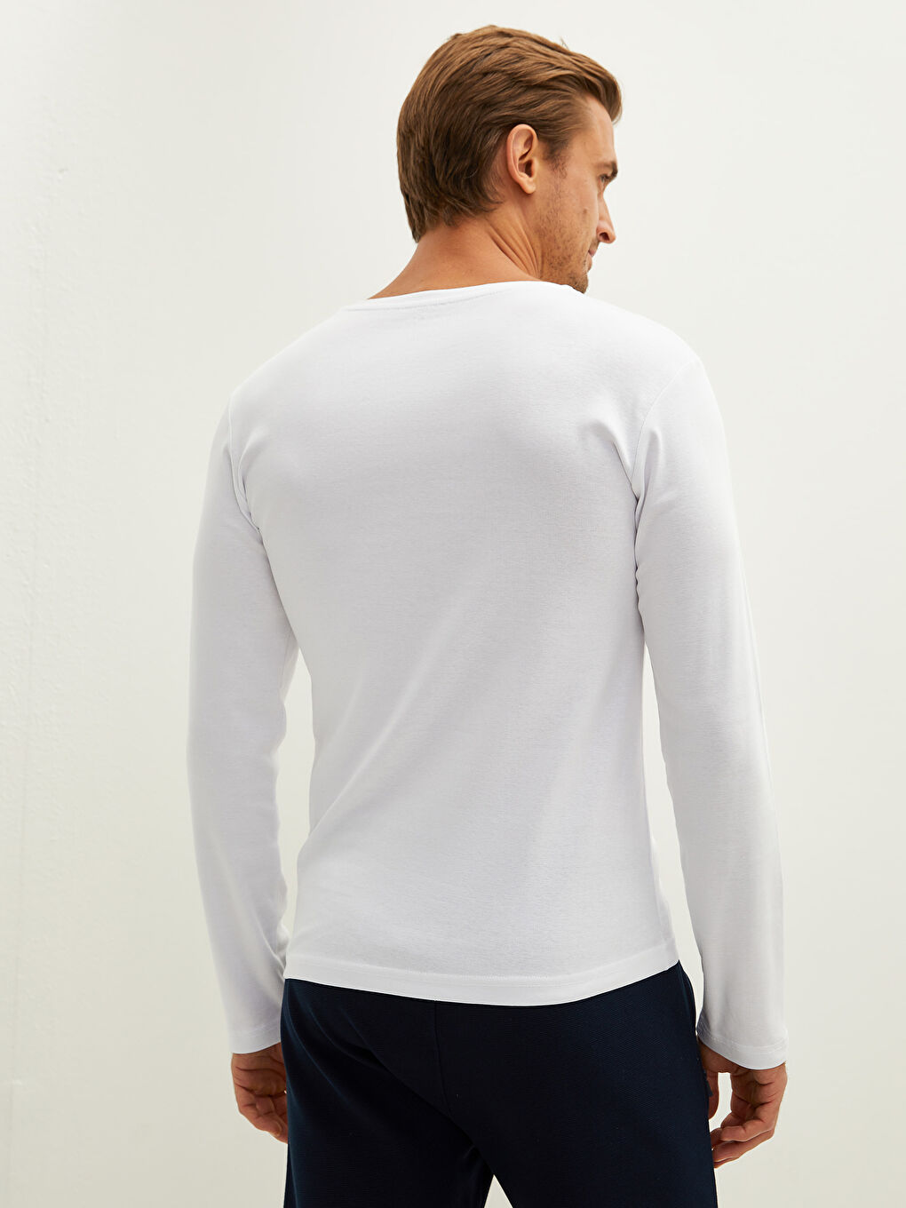 Beyaz V Yaka Uzun Kollu Penye Erkek Tişört-4