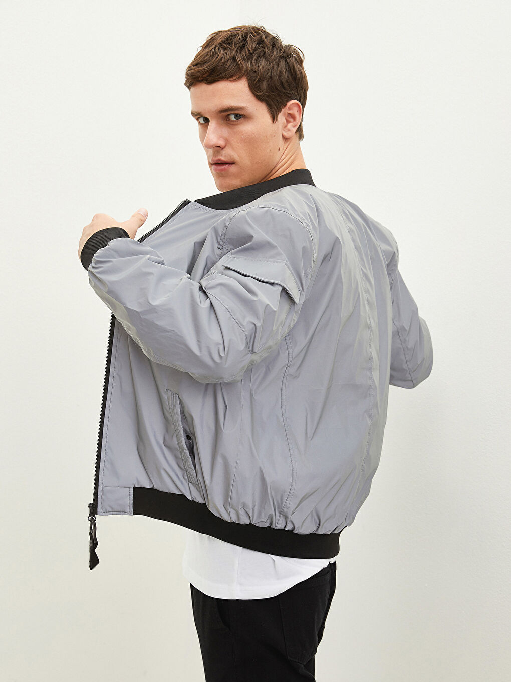 جاكيت بومبر رجالي بقصة عادية وياقة كلية-1