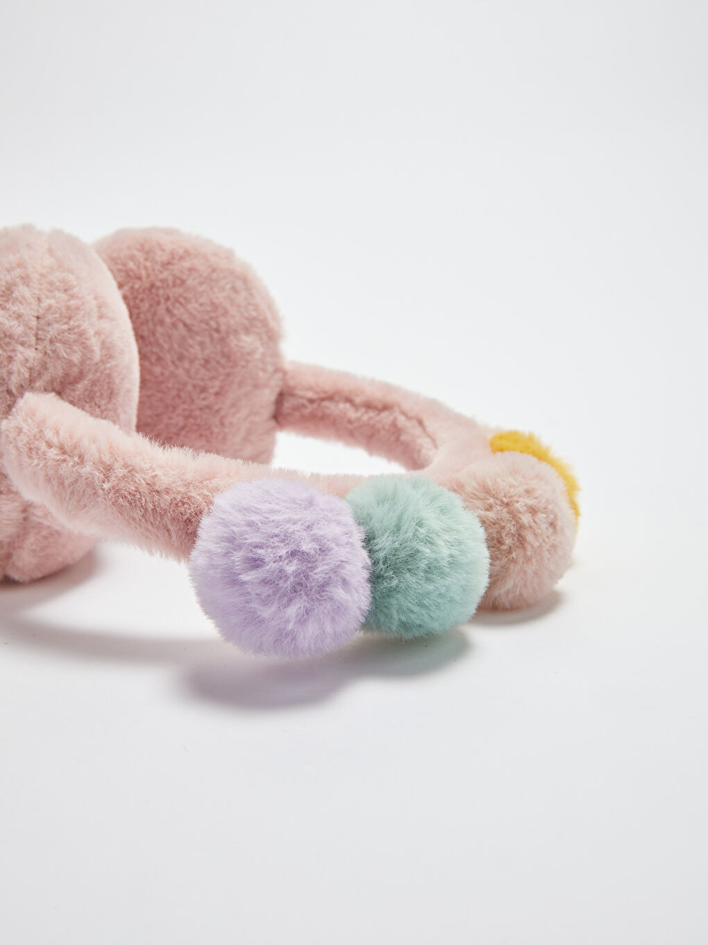 Теплые наушники с помпоном для девочек из плюша-2