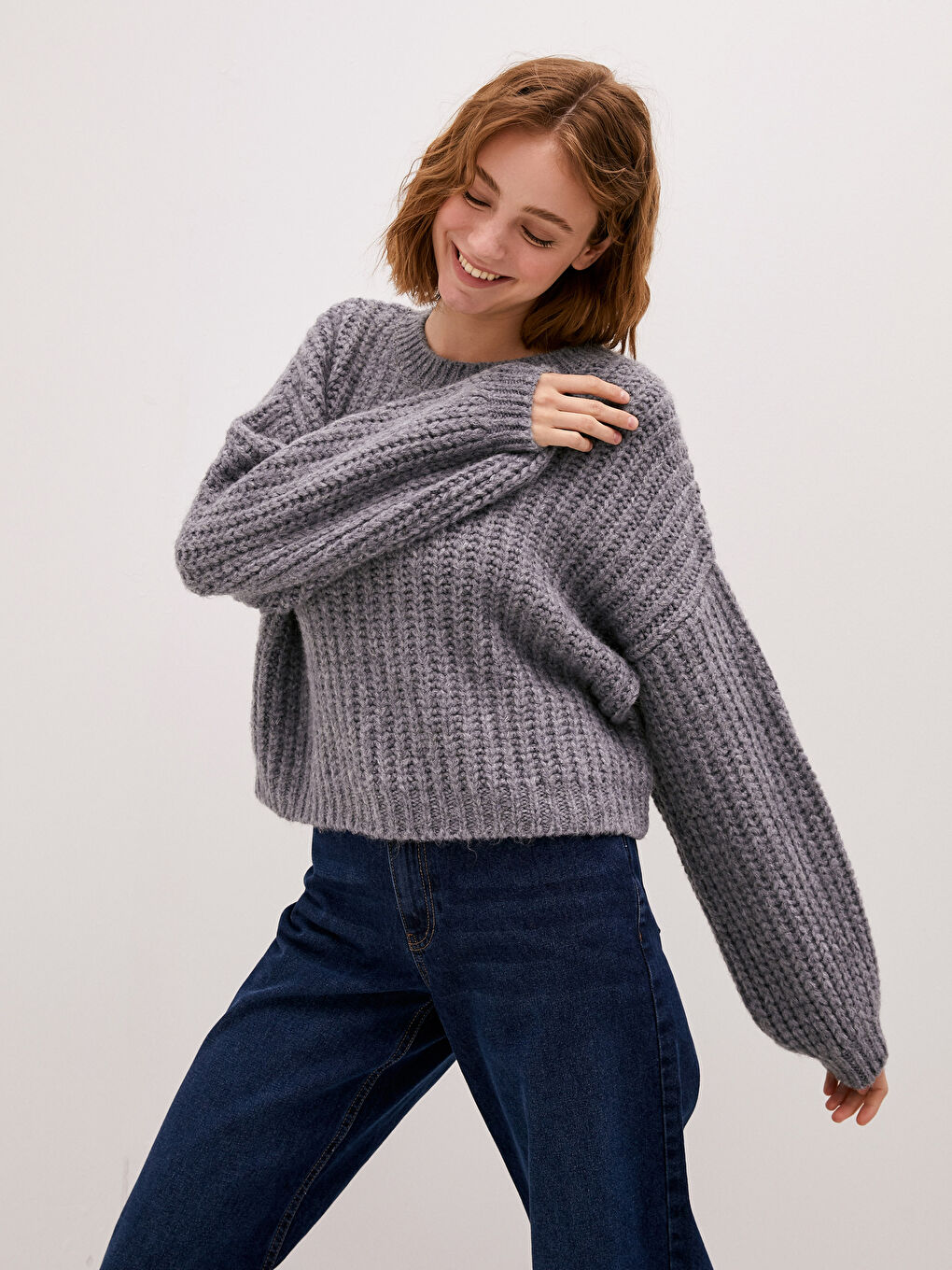 Gri Bisiklet Yaka Kendinden Desenli Uzun Kollu Oversize Kadın Triko Kazak