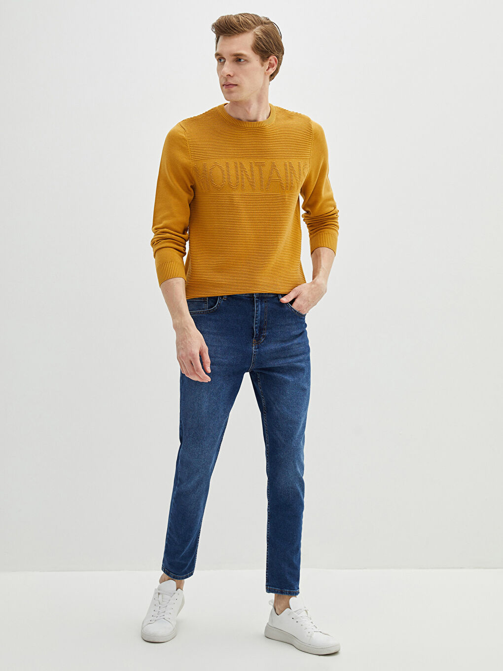 Мужской свитер с круглым вырезом из трикотажа-3