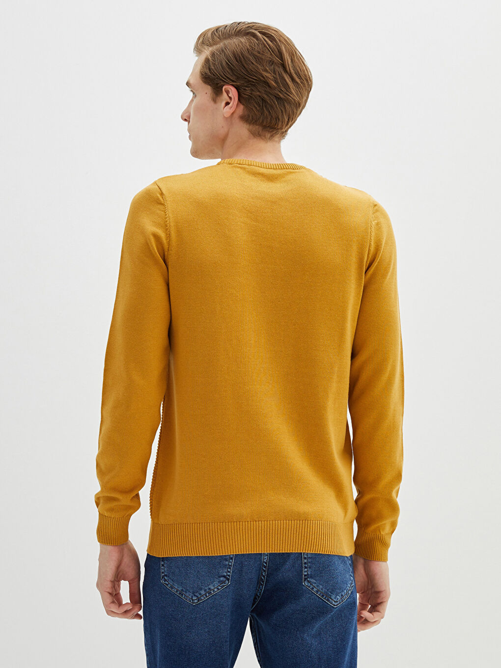 Мужской свитер с круглым вырезом из трикотажа-6