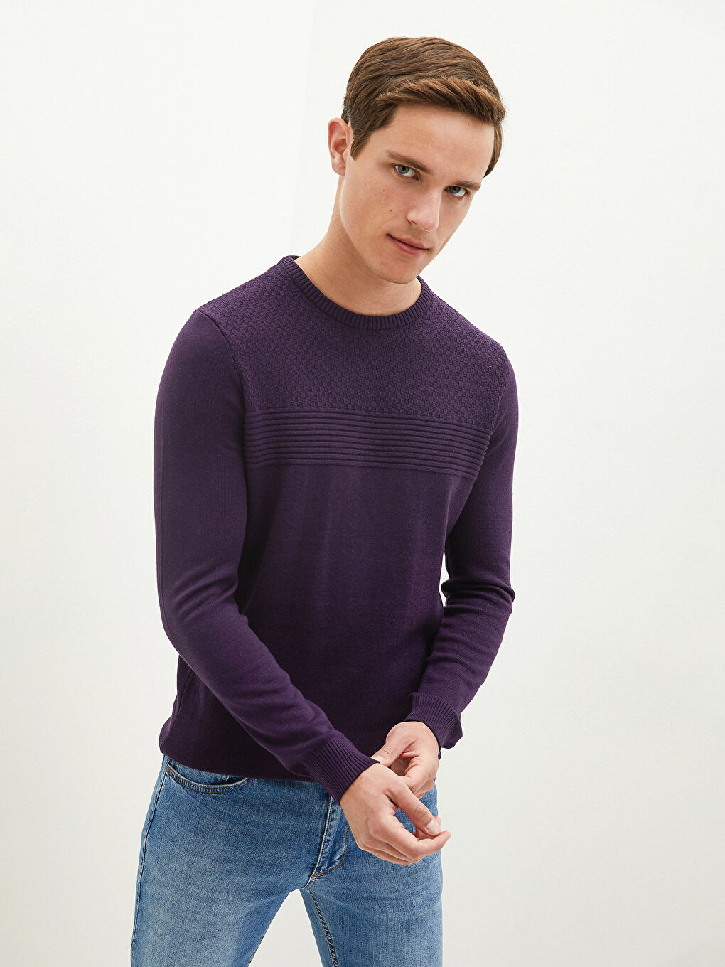 Мужской свитер с круглым вырезом из трикотажа-5