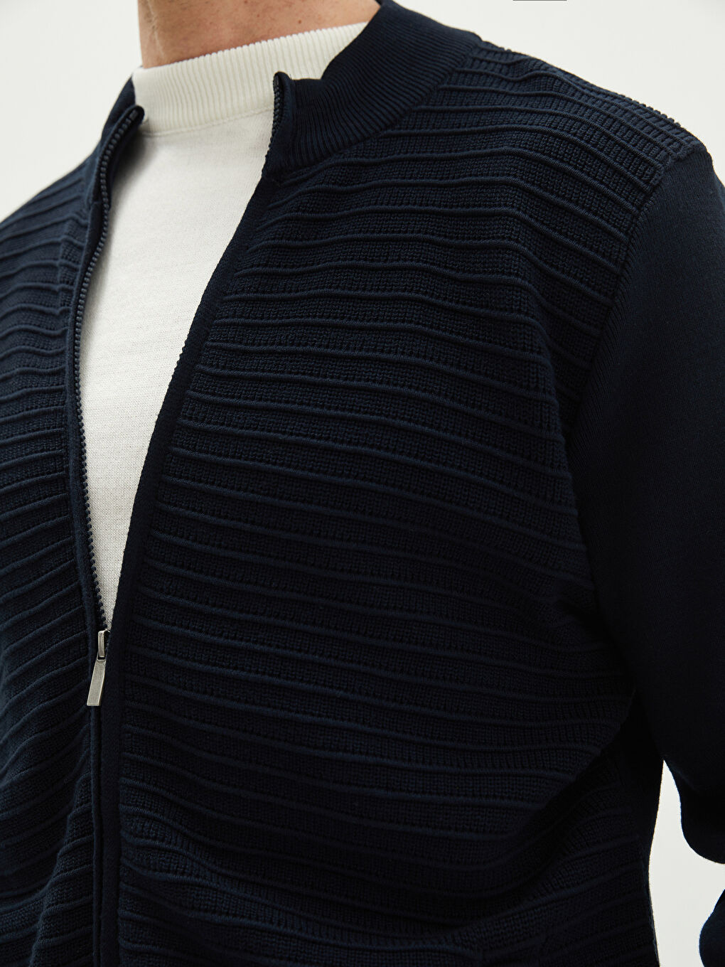 Cardigan en Tricot à Manches Longues avec Col Roulé pour Hommes de Coupe Standard-3