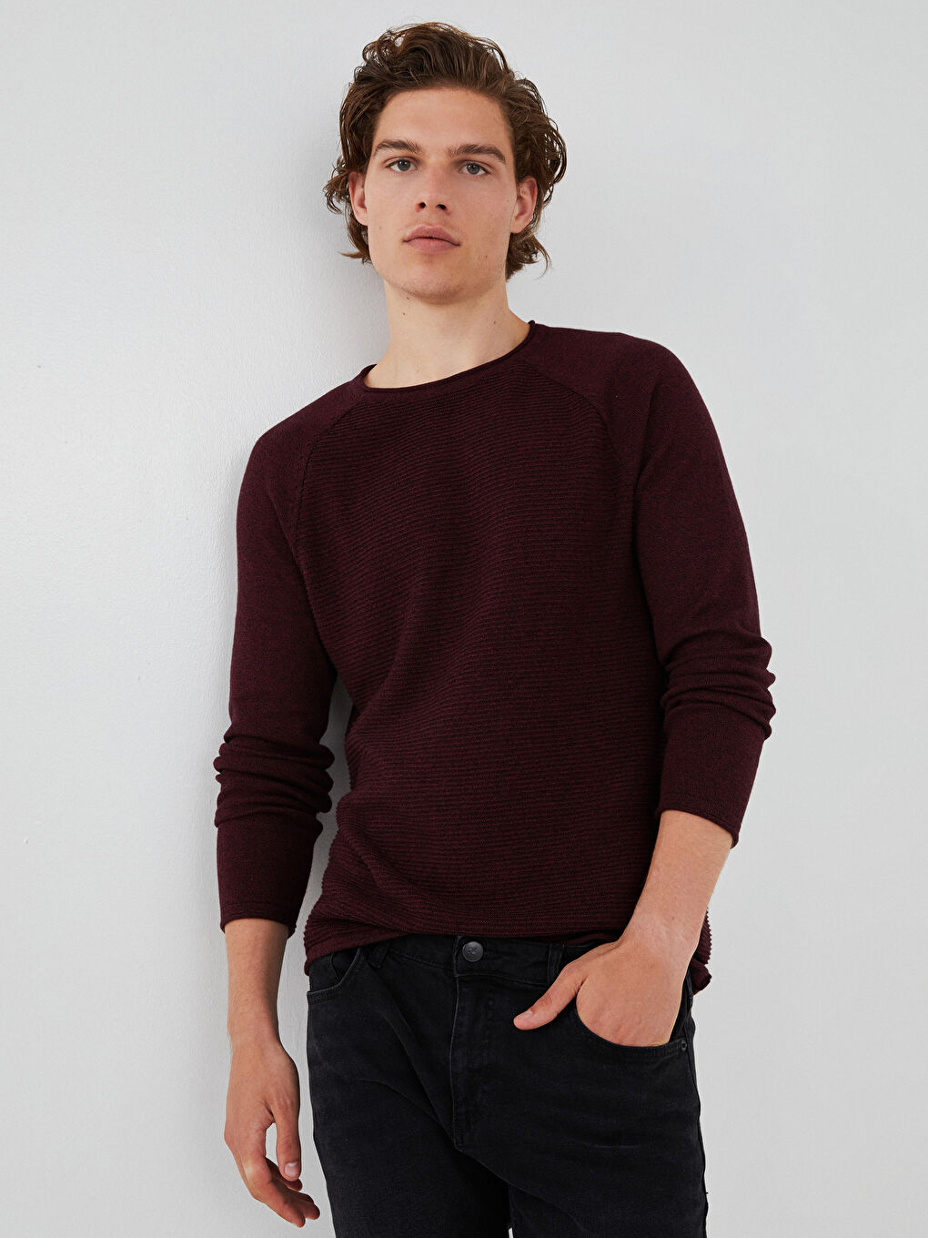 Ерлерге арналған трикотаж ұзын жеңді дөңгелек жағалы жемпір