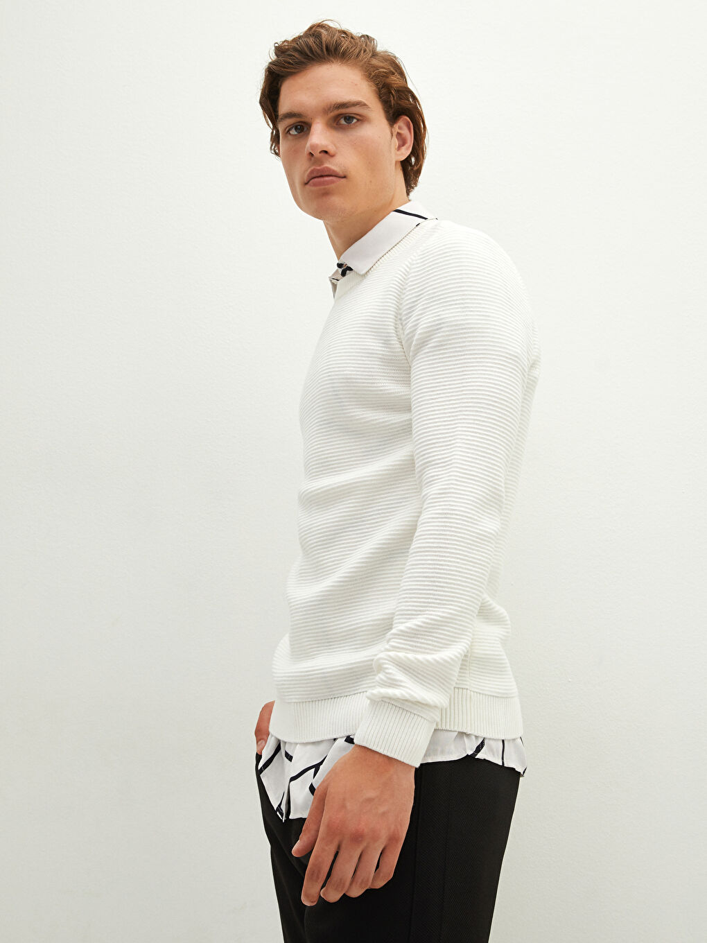 Ерлерге арналған трикотаж ұзын жеңді дөңгелек жағалы жемпір-1