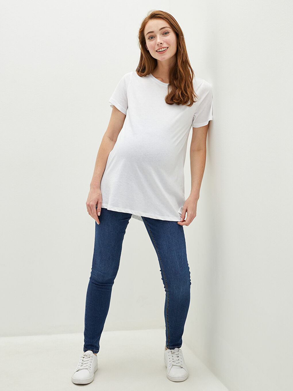 Beyaz Bisiklet Yaka Düz Kısa Kollu Hamile Tişört-1