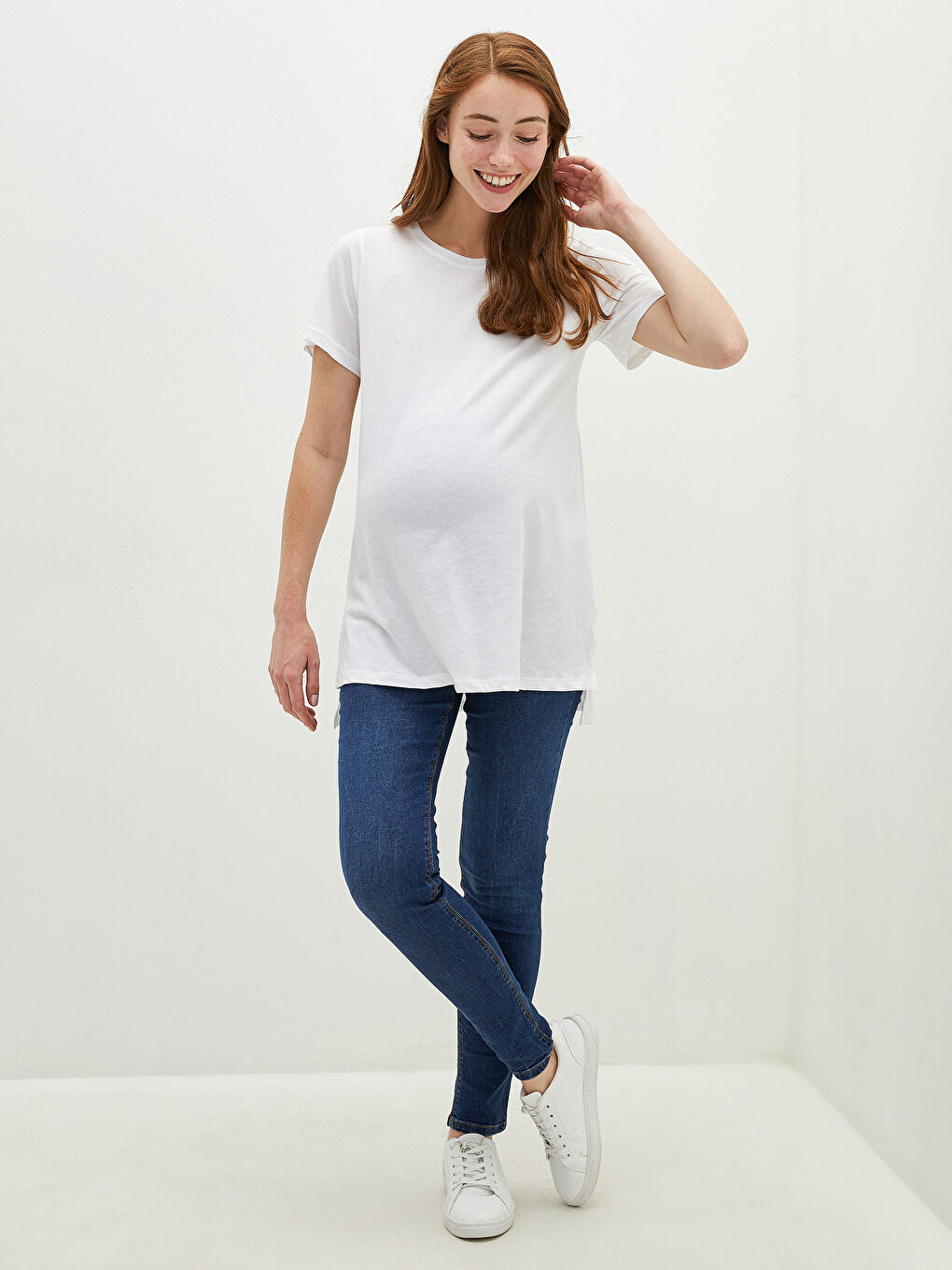 Beyaz Bisiklet Yaka Düz Kısa Kollu Hamile Tişört-2