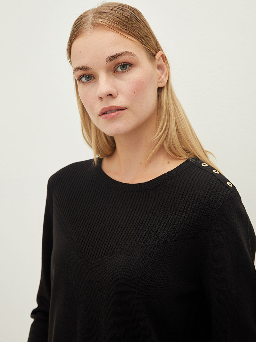 Siyah Bisiklet Yaka Düz Uzun Kollu Kadın Triko Kazak-1