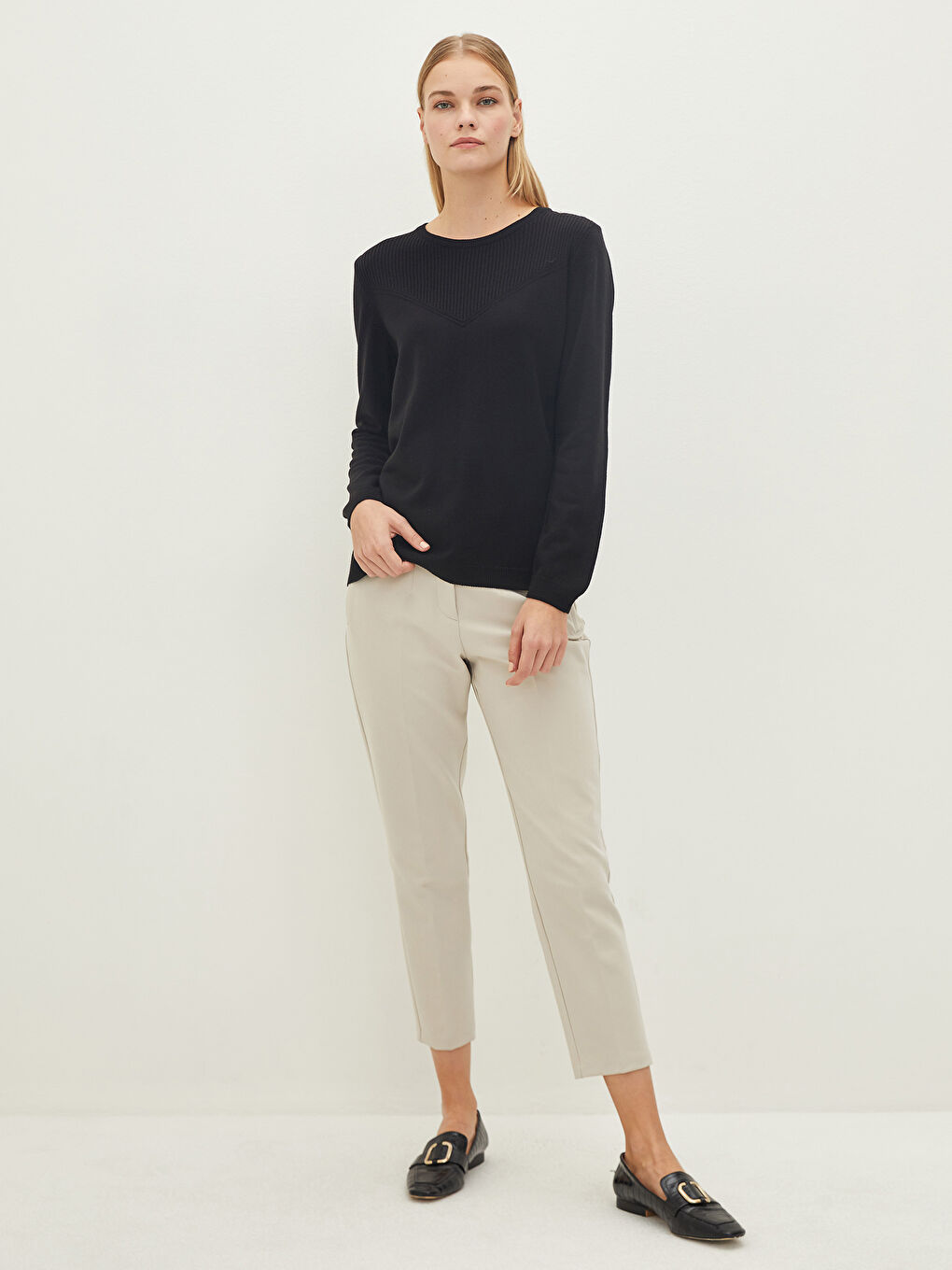 Siyah Bisiklet Yaka Düz Uzun Kollu Kadın Triko Kazak-3