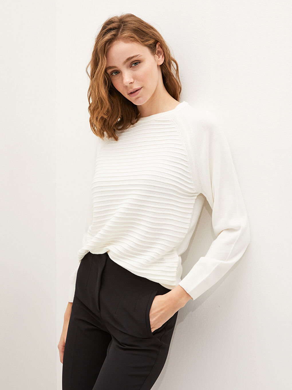 Ekru Bisiklet Yaka Kendinden Desenli Uzun Kollu Kadın Triko  Kazak