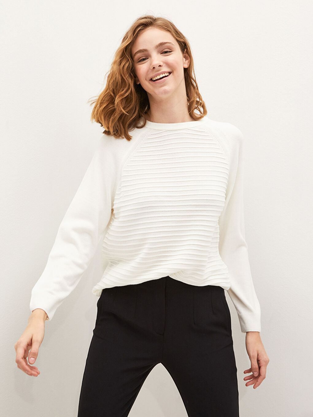 Ekru Bisiklet Yaka Kendinden Desenli Uzun Kollu Kadın Triko  Kazak-1