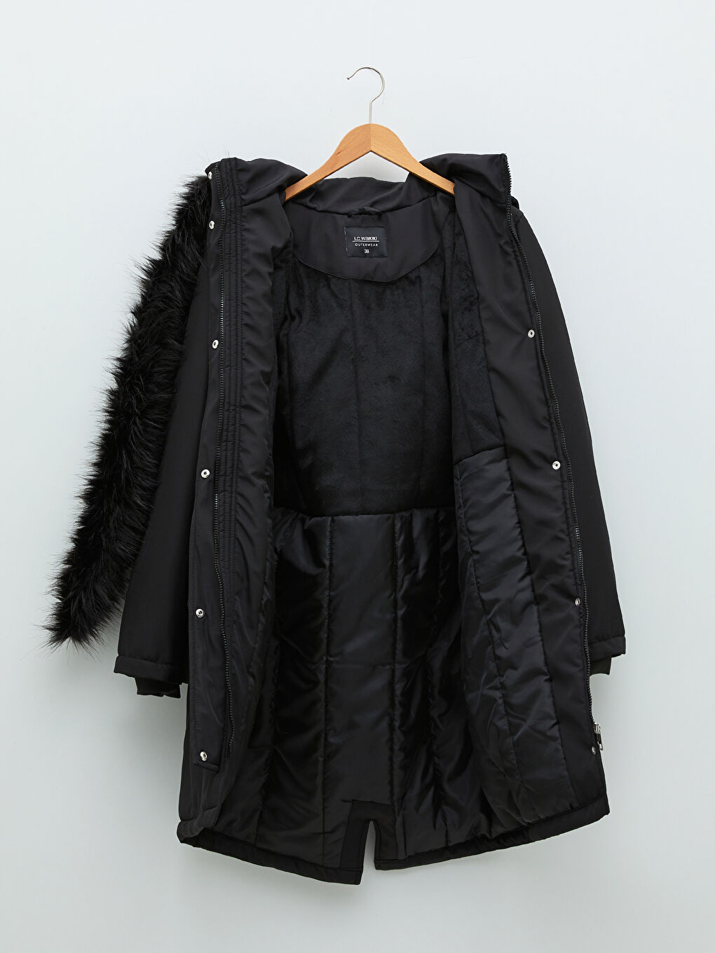 Siyah Kapüşonlu Düz Uzun Kollu Cep Detaylı Kalın Kadın Parka-9