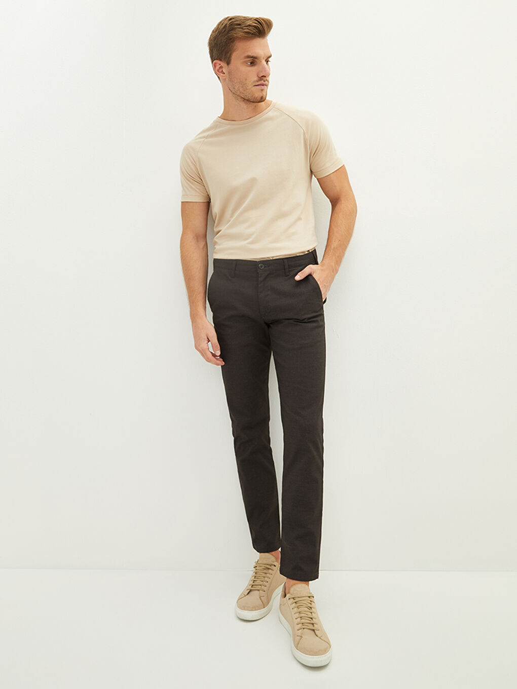 LCWAIKIKI Classic Slim Fit Textured Men's Trousers -W11991Z8-MJD