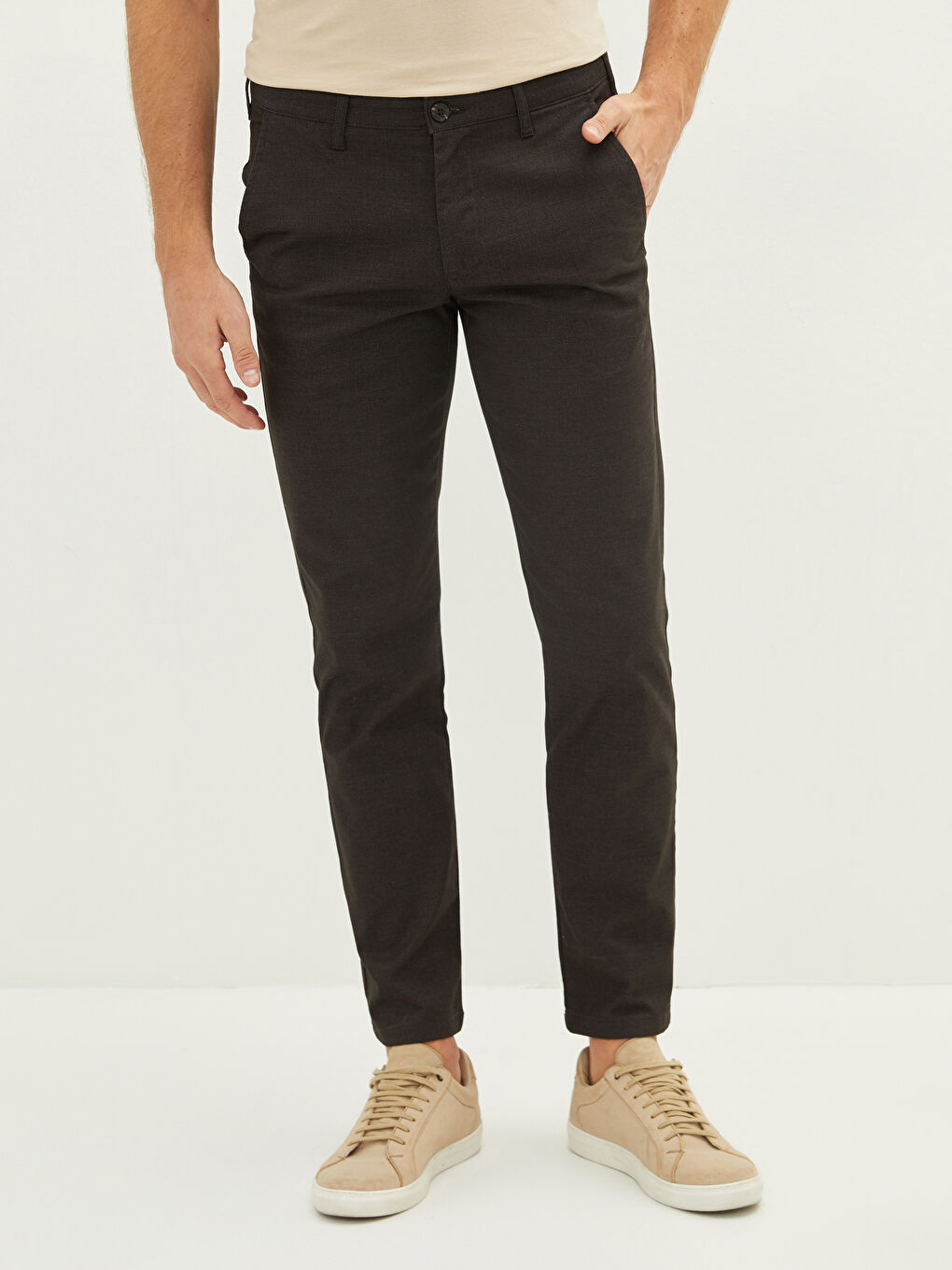 LCWAIKIKI Classic Slim Fit Textured Men's Trousers -W11991Z8-MJD