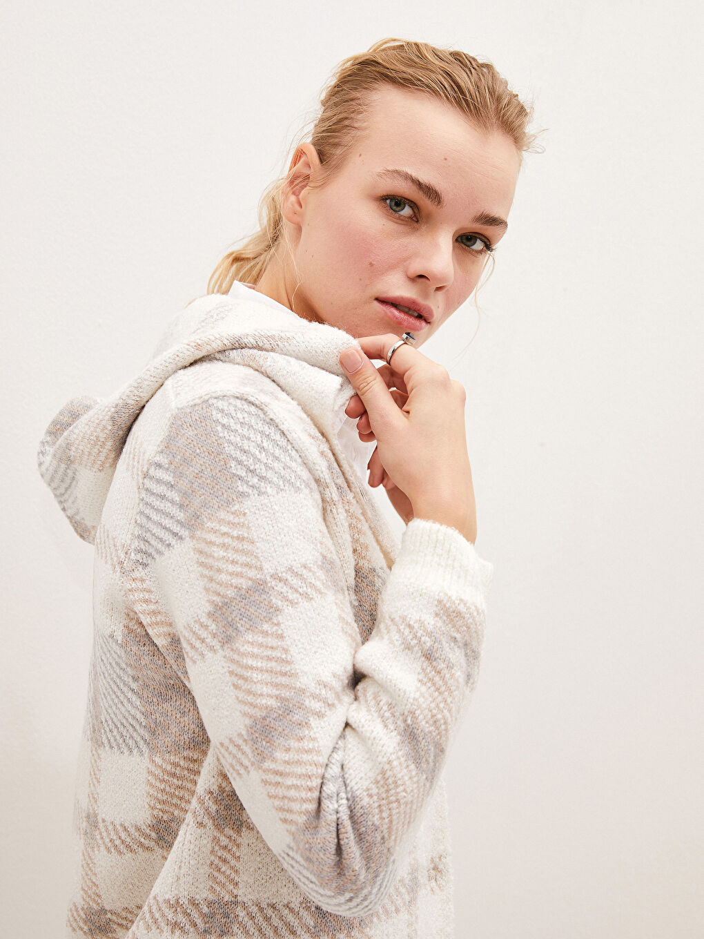 Πλεκτή Ζακέτα Tricot Γυναικεία Με Κουκούλα Καρό Μακρυμάνικη-2