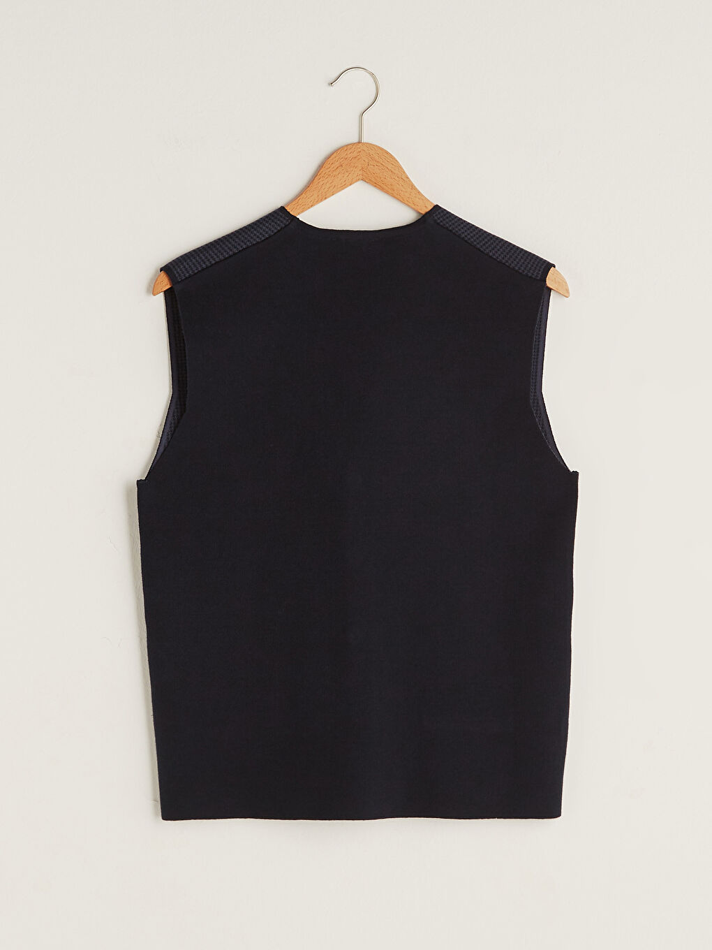 V Yaka Kolsuz İnce Erkek Triko Yelek-1