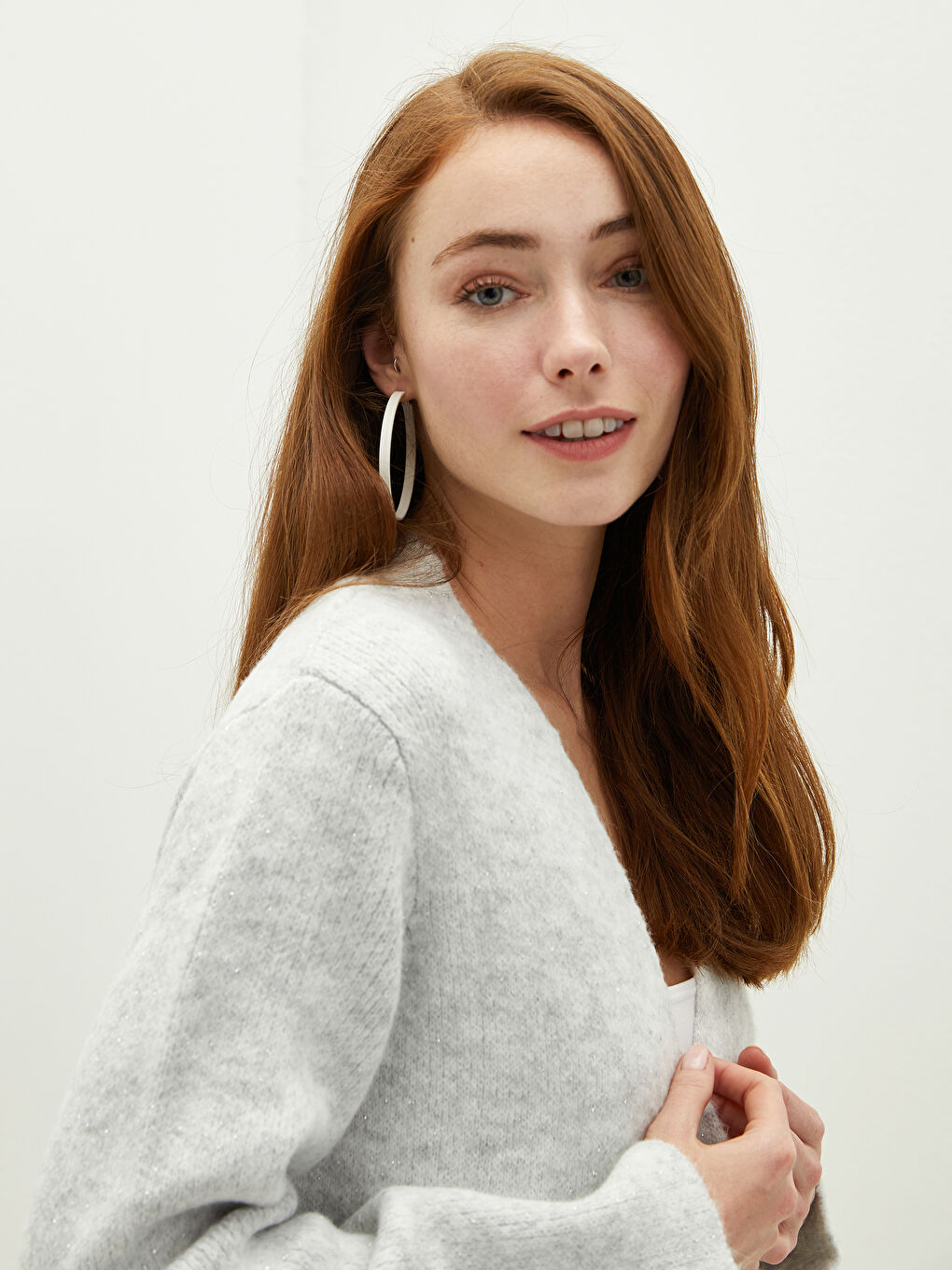 Gri V Yaka Düz Uzun Kollu Kadın Triko  Hırka-4