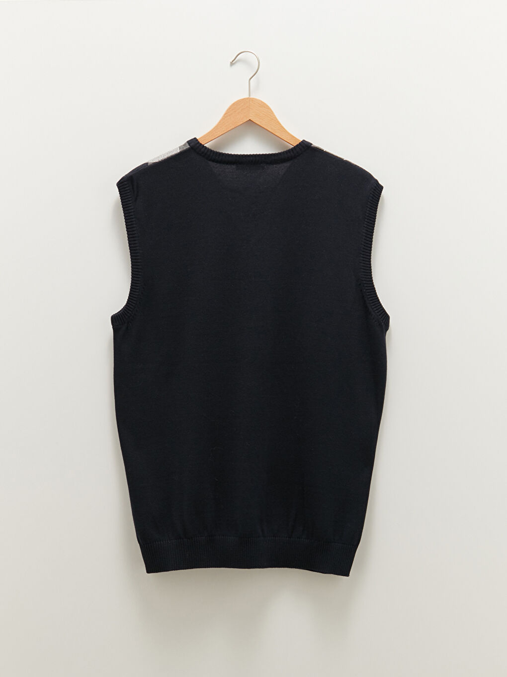 LCWAIKIKI Classic V-Ausschnitt Kariert Dünn Herren Strickpullover -W12060Z8-NOO