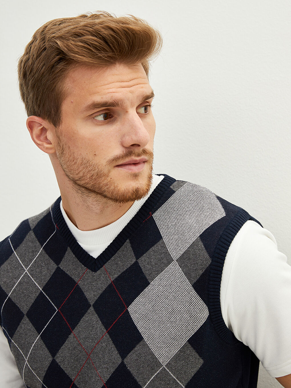LCWAIKIKI Classic V-Ausschnitt Kariert Dünn Herren Strickpullover -W12060Z8-NOO