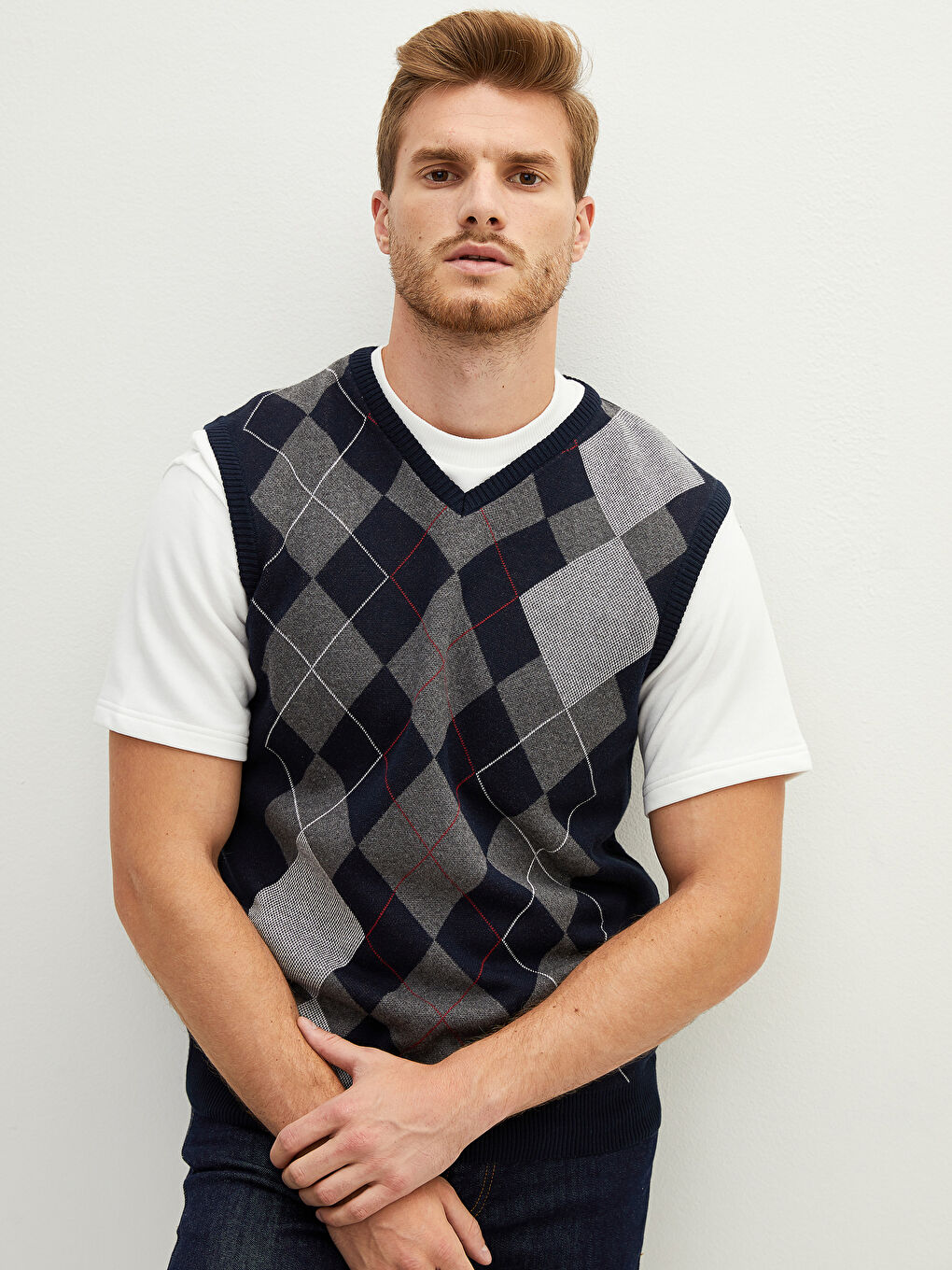 LCWAIKIKI Classic V-Ausschnitt Kariert Dünn Herren Strickpullover -W12060Z8-NOO