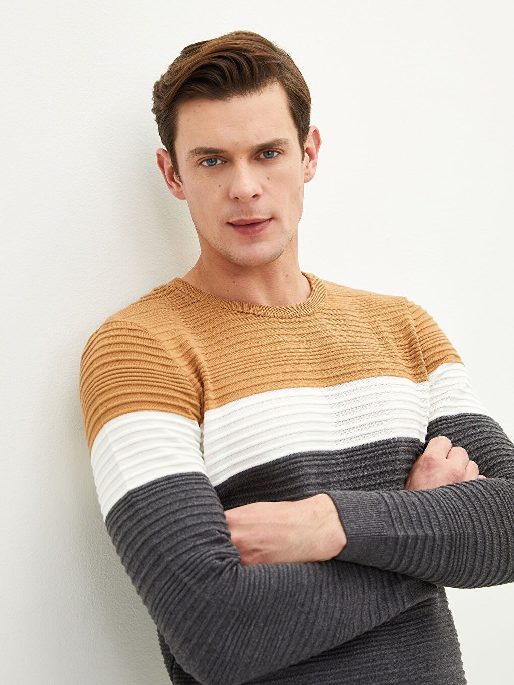 Bej Bisiklet Yaka Uzun Kollu Renk Bloklu Erkek Triko Kazak