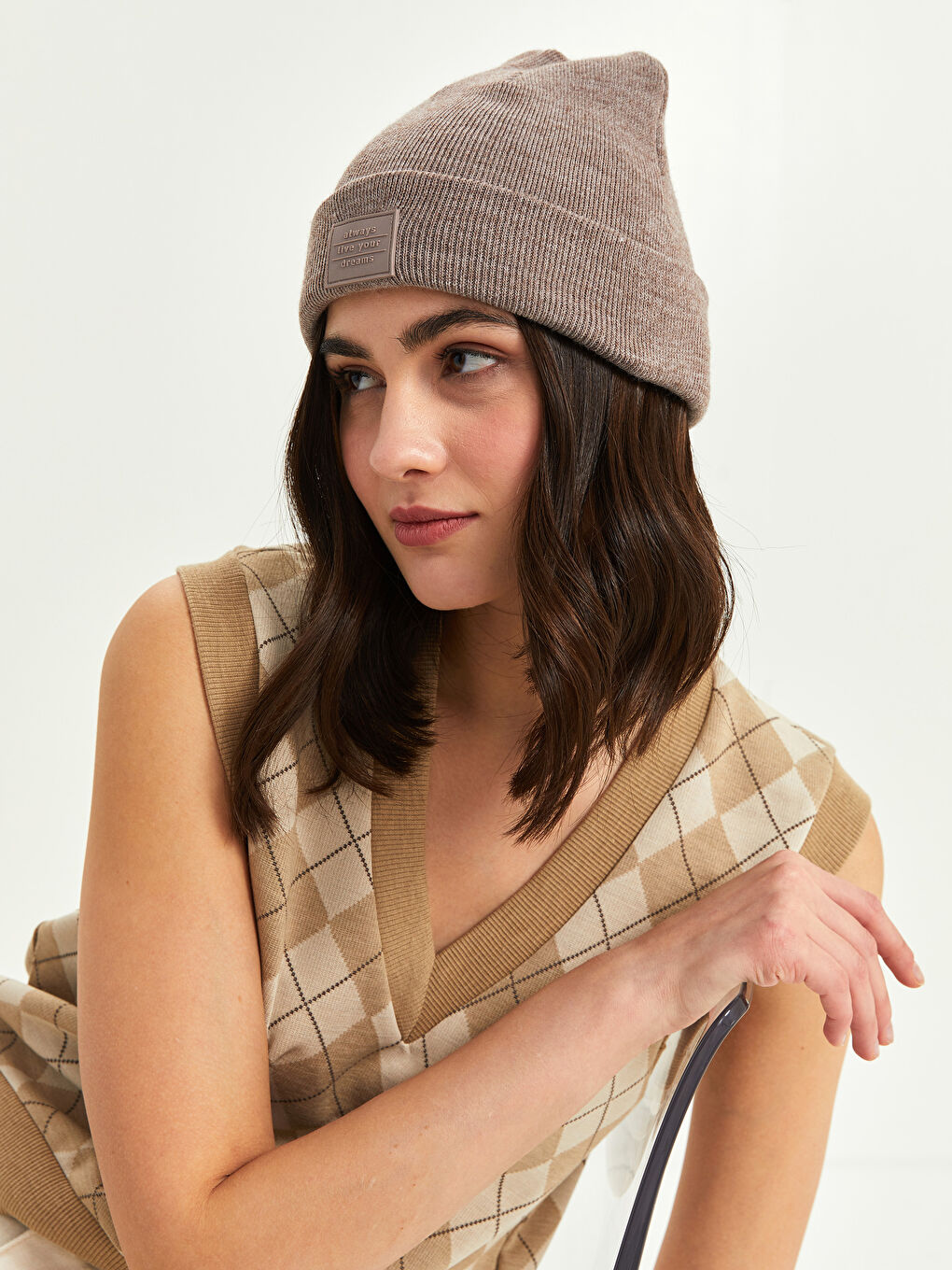 Bej Etiket Baskılı Kadın Triko Bere