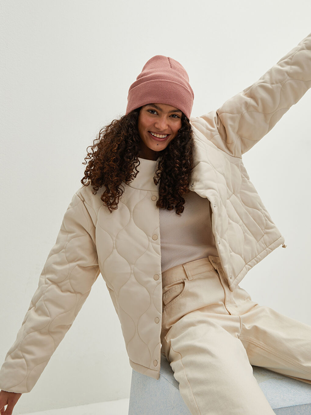 Әйелдерге арналған трикотаж бини шапкасы