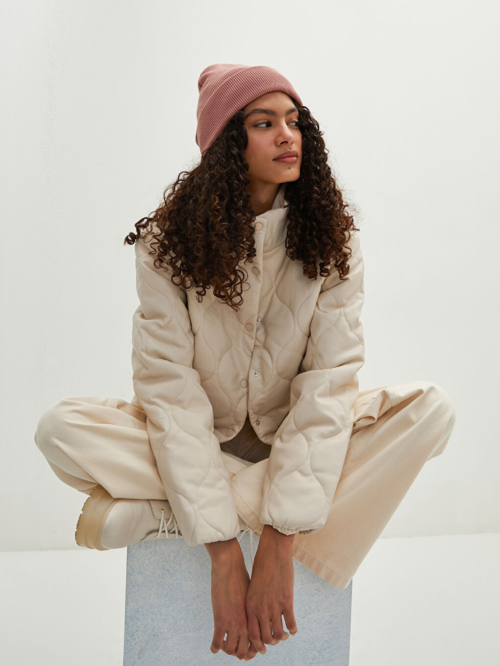 Әйелдерге арналған трикотаж бини шапкасы-1