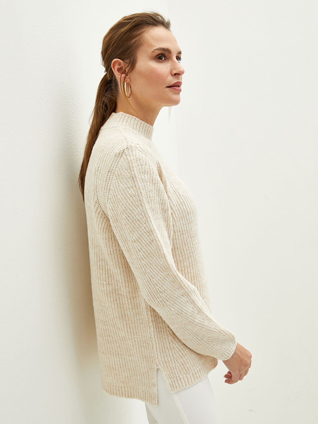 Bej Yarım Balıkçı Yaka Kendinden Desenli Uzun Kollu Kadın Triko Kazak-2