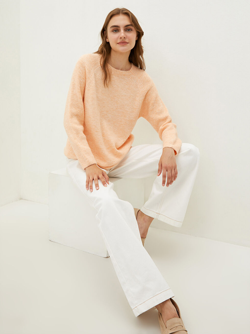 Свитер из трикотажа с круглым вырезом, однотонный, с длинным рукавом для женщин-2