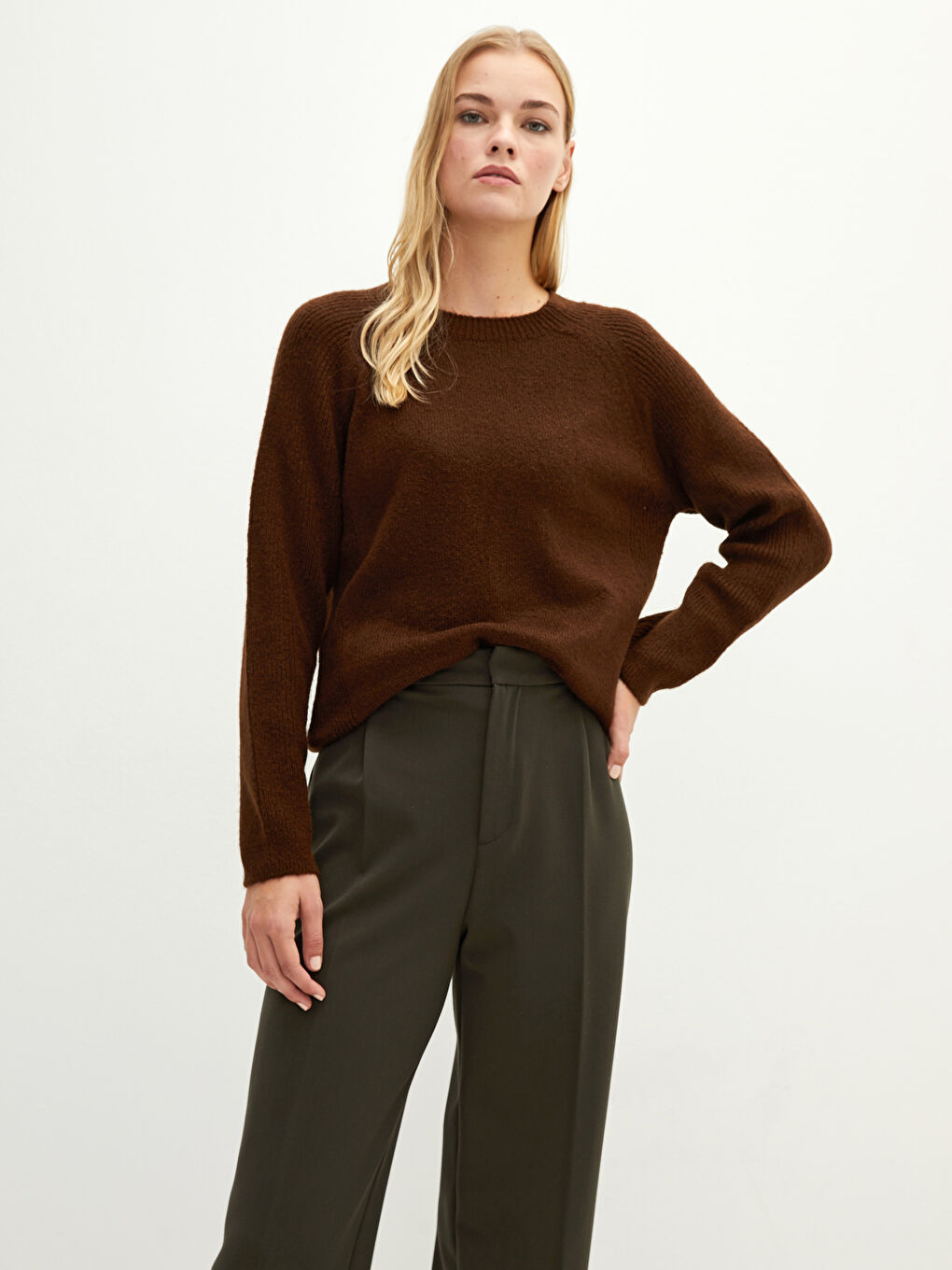 Crew Neck Plain Long Sleeve Women's Knitwear Sweater-1
