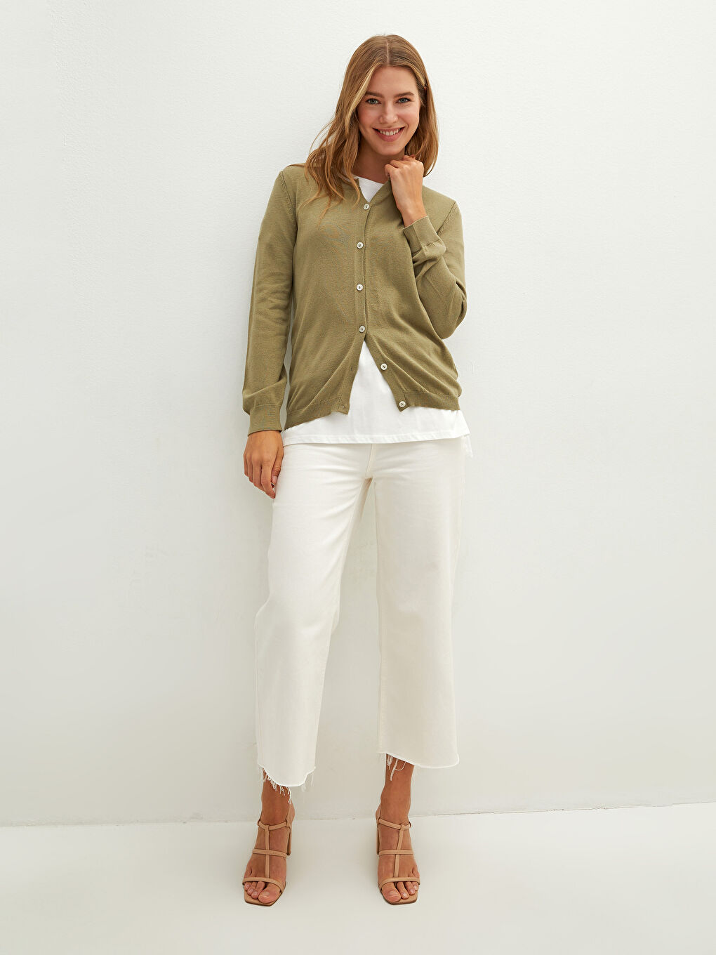 Haki Bisiklet Yaka Düz Uzun Kollu Düğme Kapamalı Kadın Triko Hırka-3