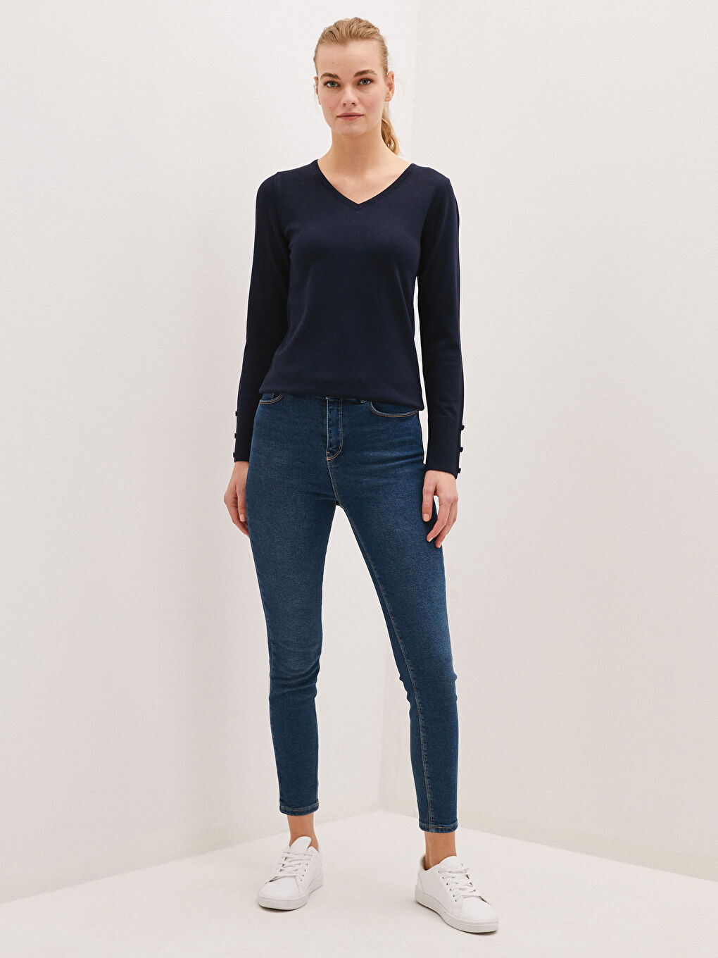 Свитер Женский Трикотажный С V-образным Вырезом, Прямой, С Длинными Рукавами И Деталями На Пуговицах-3