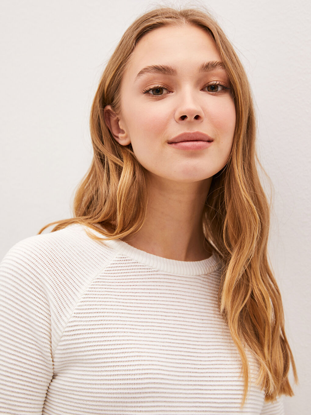 LCW Vision Rundhalsausschnitt Gestreifter Langarm Baumwollpullover für Damen -W12130Z8-D3W