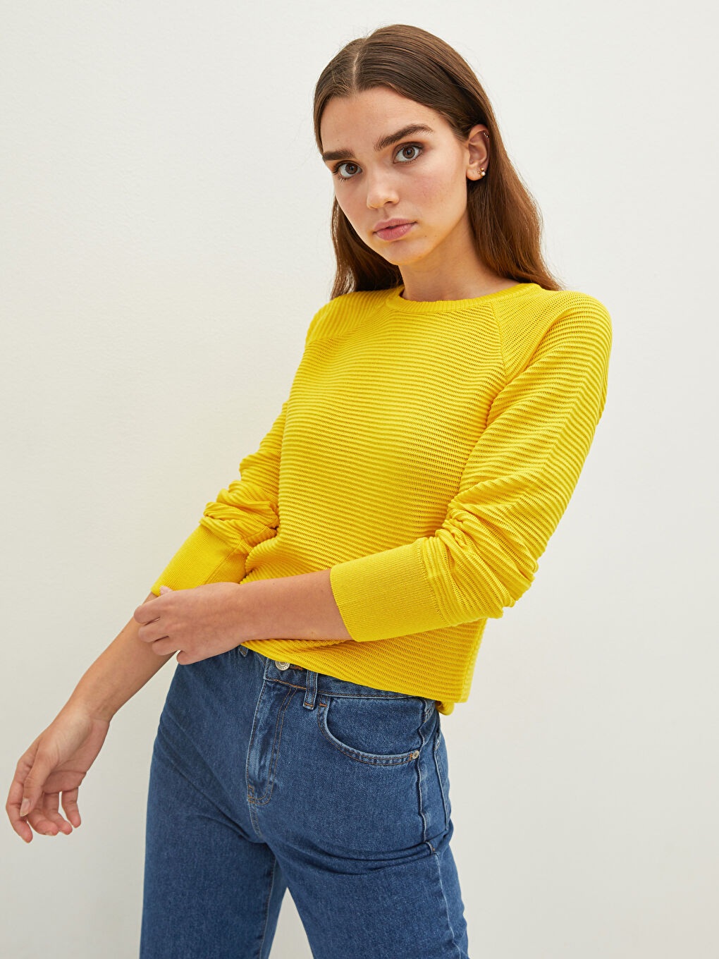 كنزة صوفية نسائية برقبة دائرية مُخَطَّطة كم طويل قطن-2