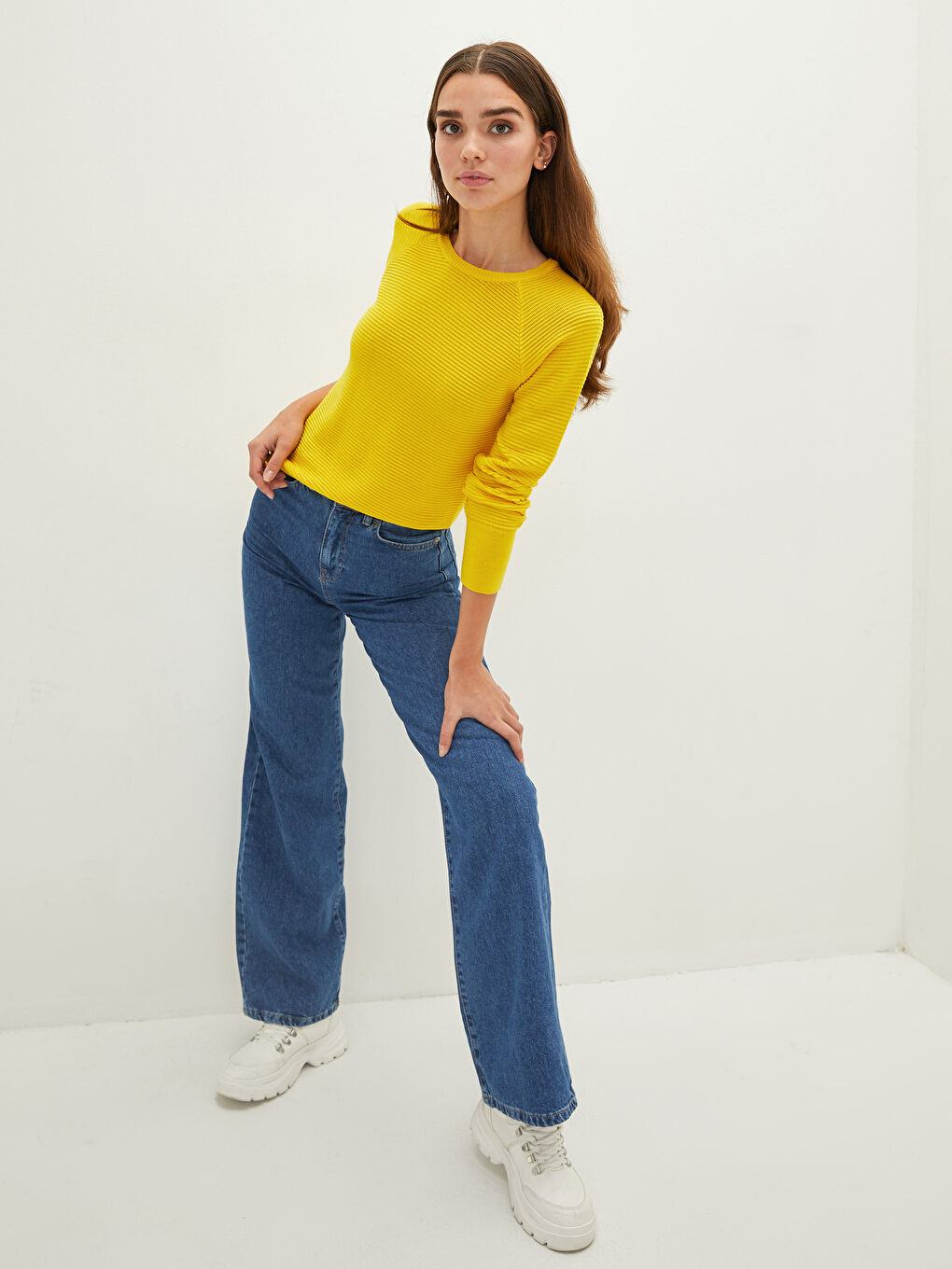 كنزة صوفية نسائية برقبة دائرية مُخَطَّطة كم طويل قطن-3