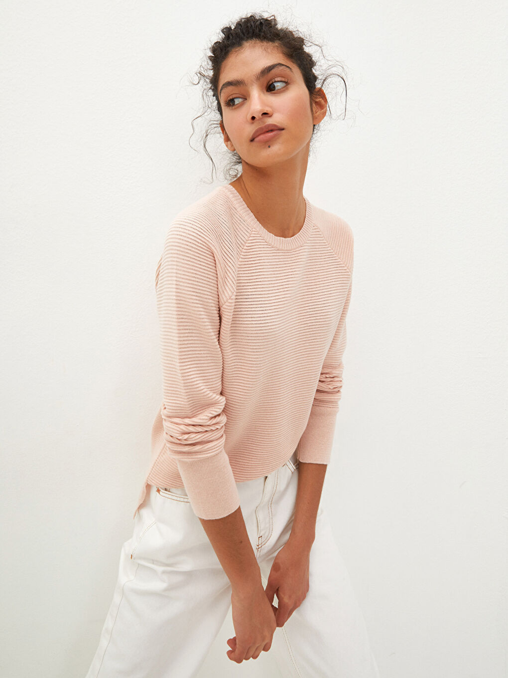 كنزة صوفية نسائية برقبة دائرية مُخَطَّطة كم طويل قطن-2