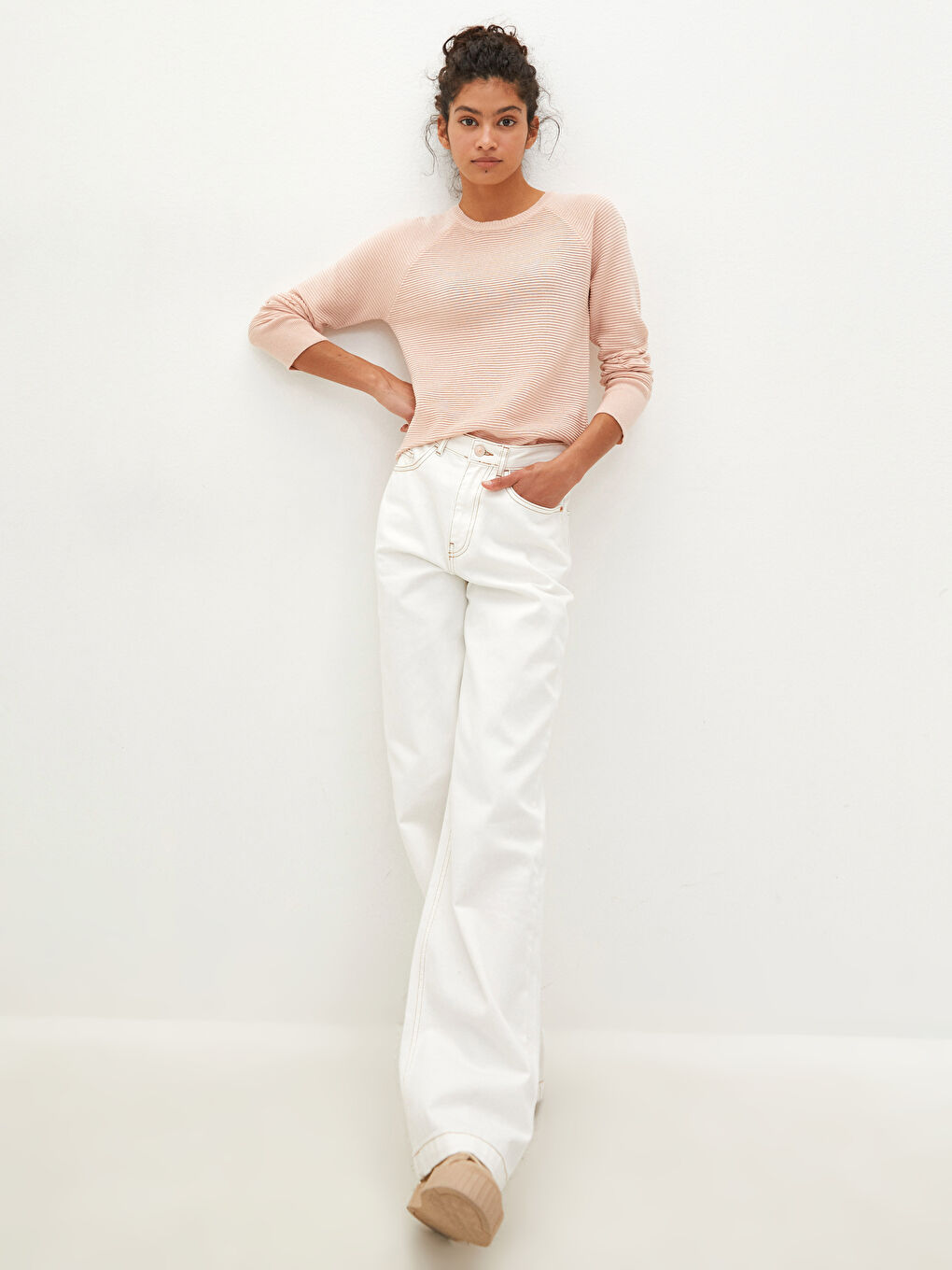 كنزة صوفية نسائية برقبة دائرية مُخَطَّطة كم طويل قطن-3