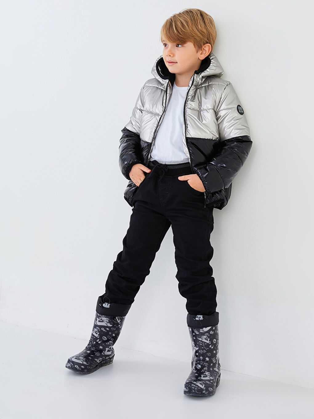 Beyaz Bisiklet Yaka Basic Kısa Kollu Erkek Çocuk Tişört-2