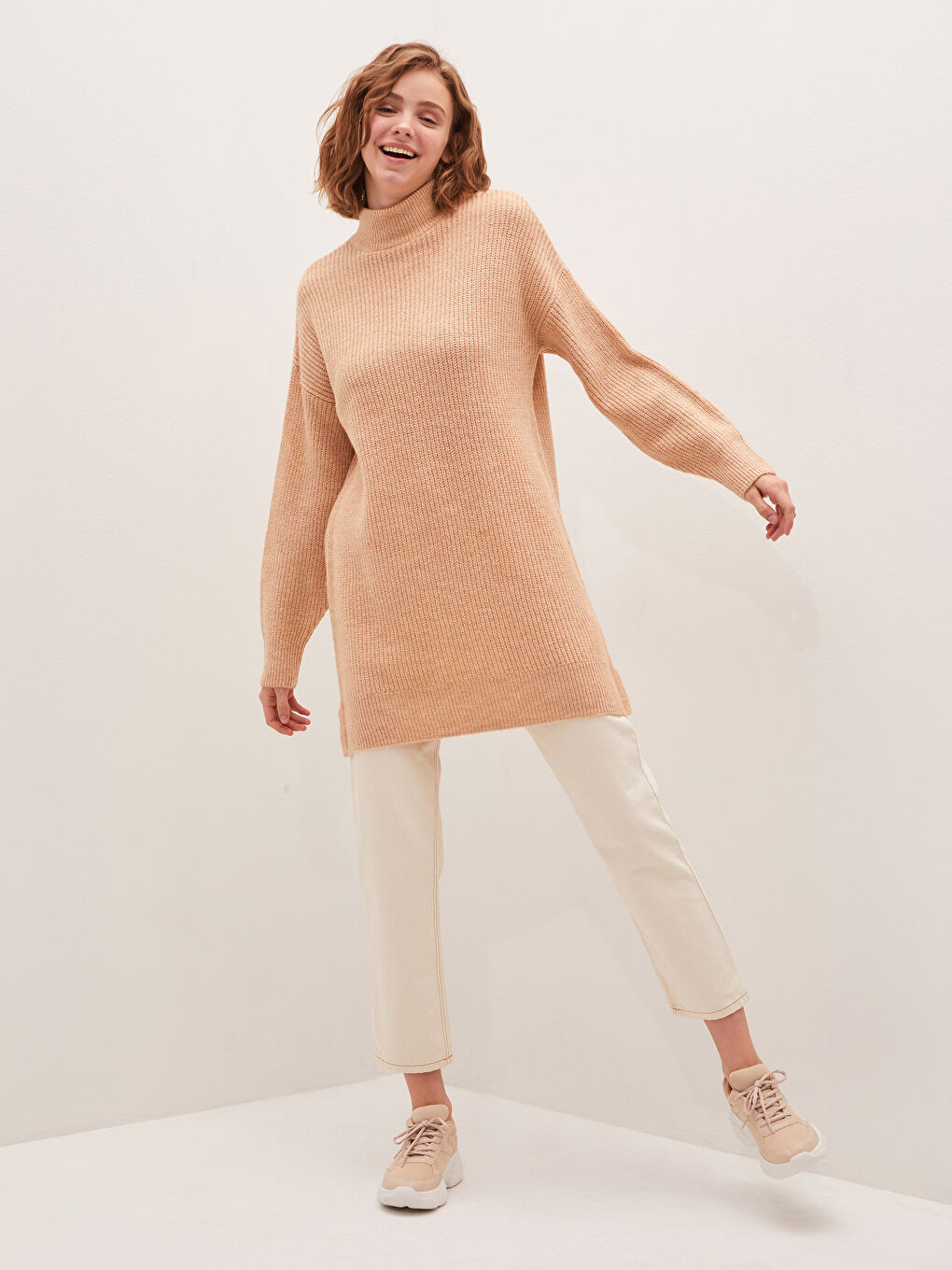 Bej Yarım Balıkçı Yaka Düz Uzun Kollu Triko Kadın Tunik-1