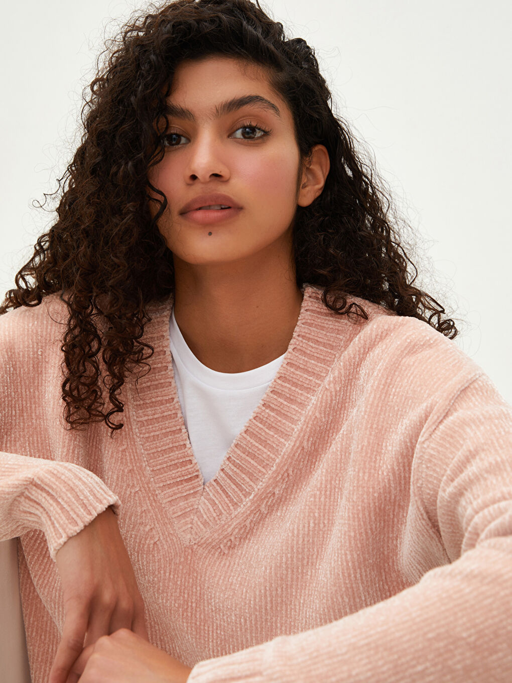 әйелдерге арналған трикотаж өрнексіз ұзын жең v жағалы жемпір-3