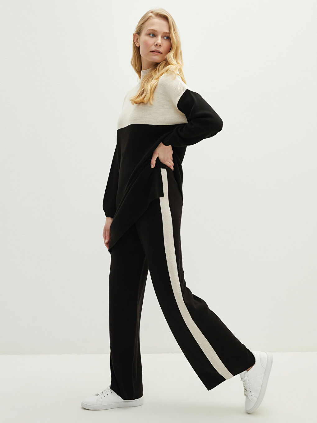 Siyah Renk Bloklu Bol Paça Kadın Triko Pantolon