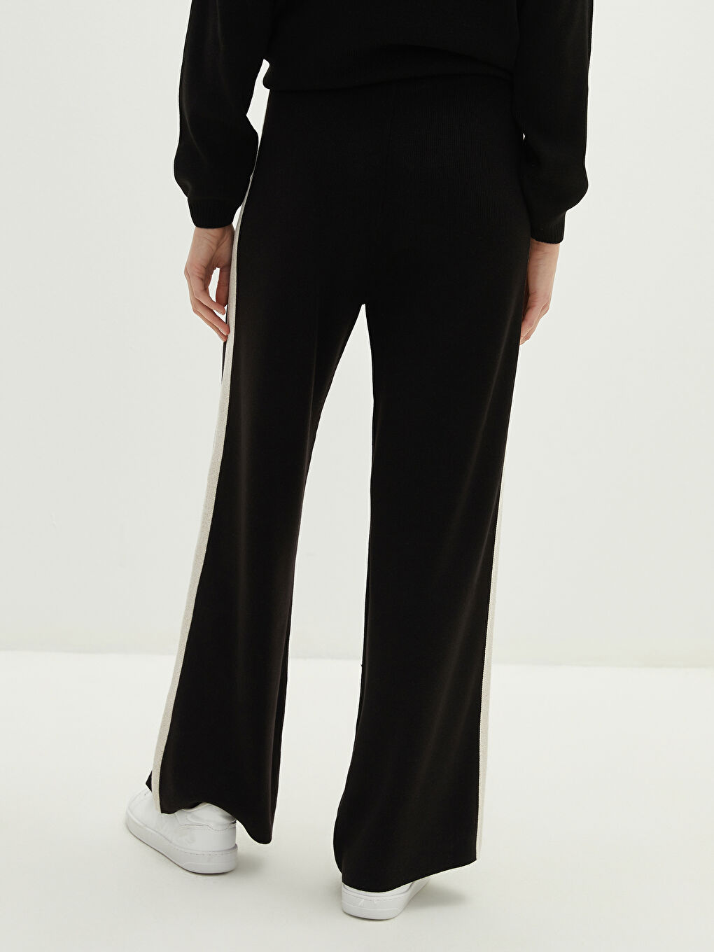 Siyah Renk Bloklu Bol Paça Kadın Triko Pantolon-4