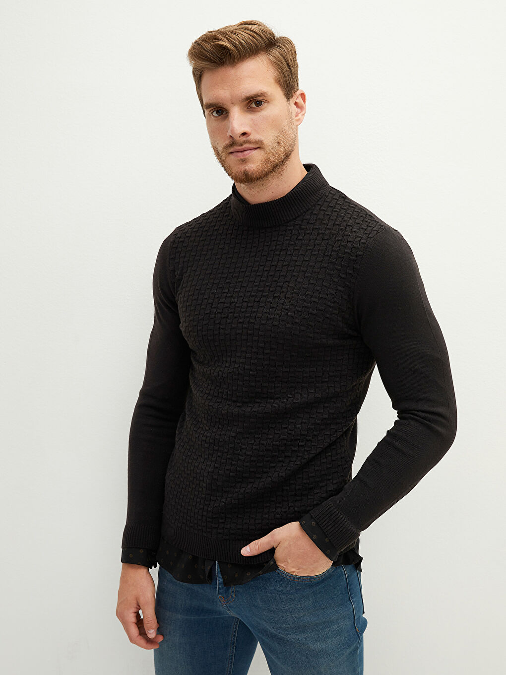 Siyah Yarım Balıkçı Yaka Uzun Kollu Desenli Erkek Triko Kazak