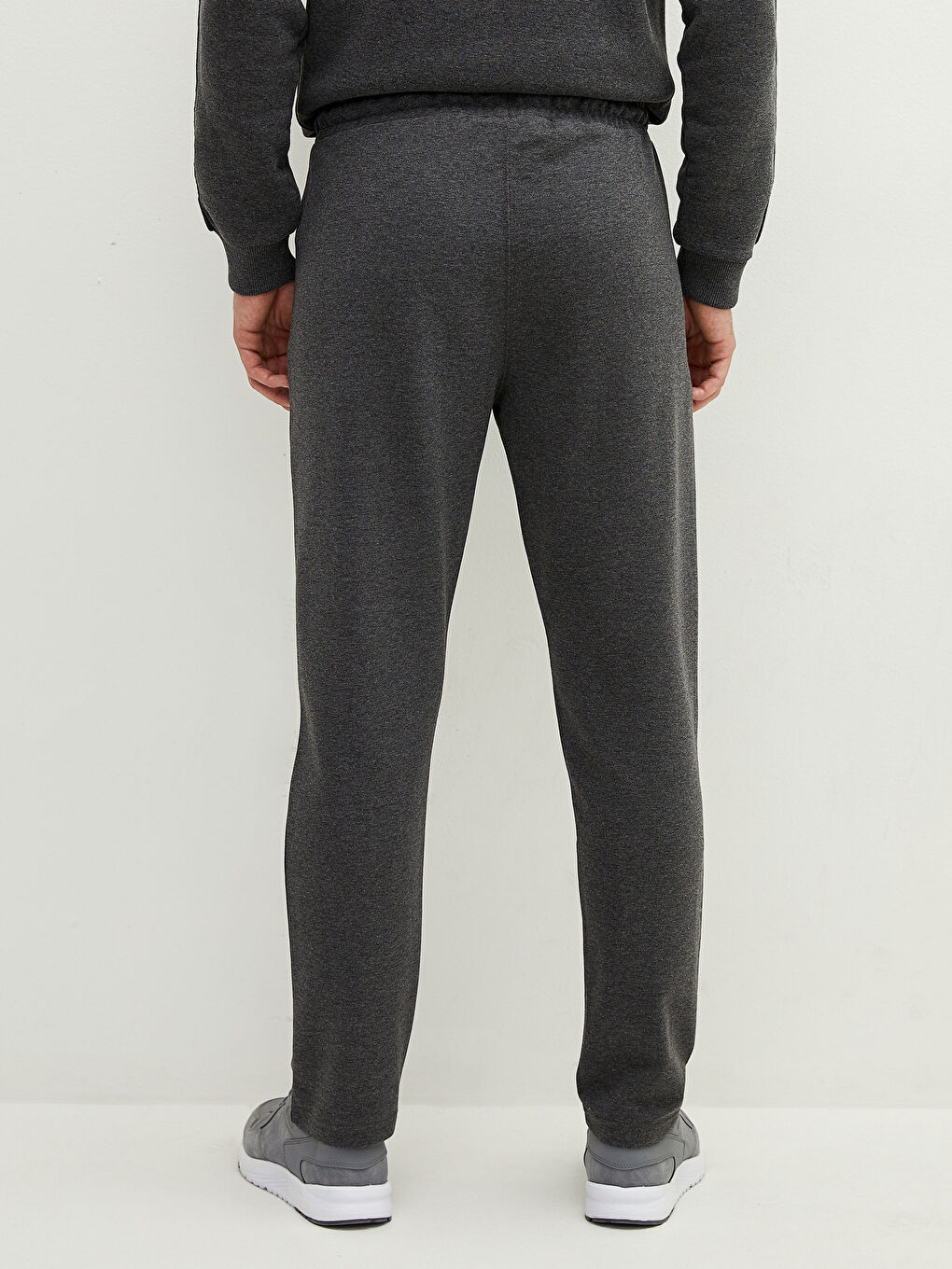 بنطلون رياضي رفيع للرجال-4