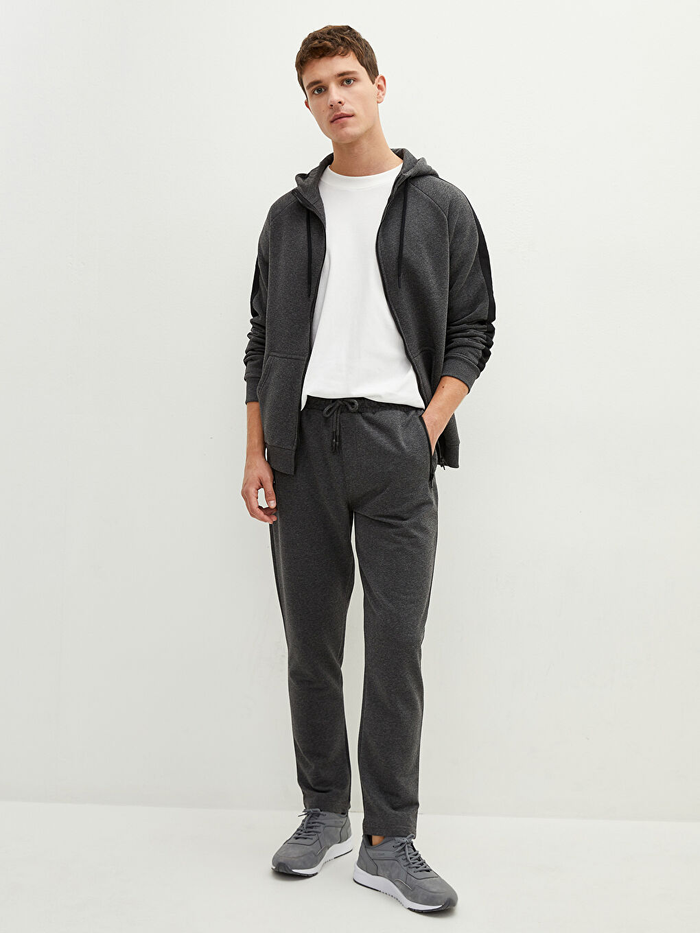 بنطلون رياضي رفيع للرجال